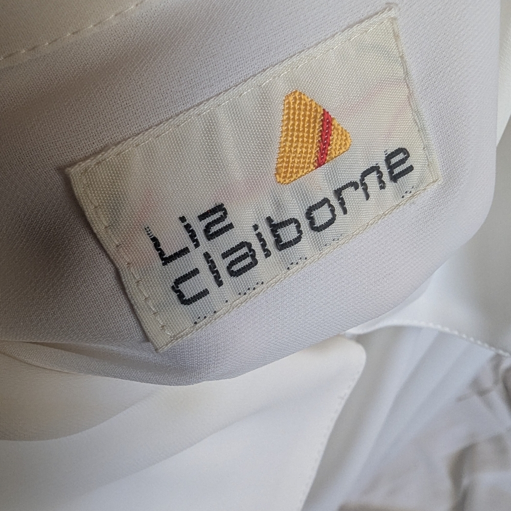Vintage Liz Claiborne white long sleeve pleated collar shirt